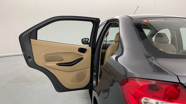 Second-hand 2016 Ford Aspire 1.5 TDCi Titanium for sale in Lucknow-28