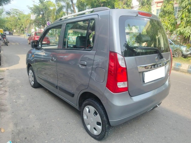 Second-hand 2017 Maruti Wagon R AMT VXI for sale in Kolkata-2