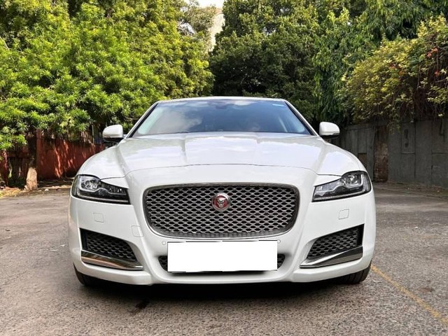 Second-hand 2021 Jaguar XF 2.0 Petrol Prestige for sale in New Delhi-4