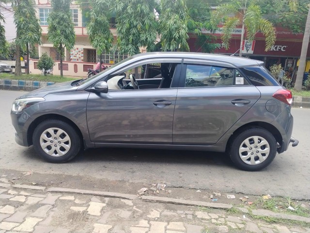 Second-hand 2017 Hyundai i20 Sportz 1.2 for sale in Kolkata-3