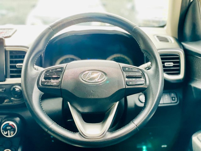 Second-hand 2019 Hyundai Venue SX Plus Turbo DCT BSIV for sale in Surat-11
