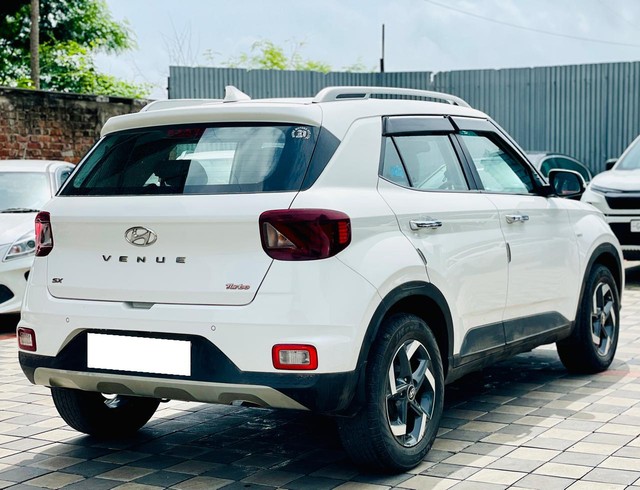 Second-hand 2019 Hyundai Venue SX Plus Turbo DCT BSIV for sale in Surat-9