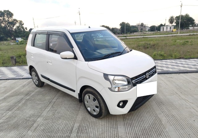 Second-hand 2021 Maruti Ertiga CNG VXI for sale in Indore-4