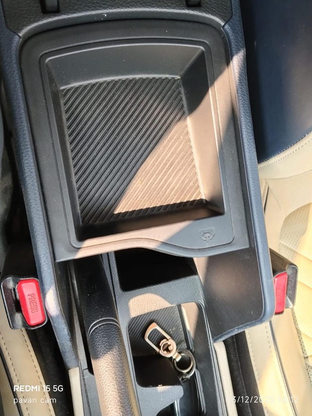 Second-hand 2023 Kia Carens Luxury Plus iMT 6 STR BSVI for sale in Hyderabad-10