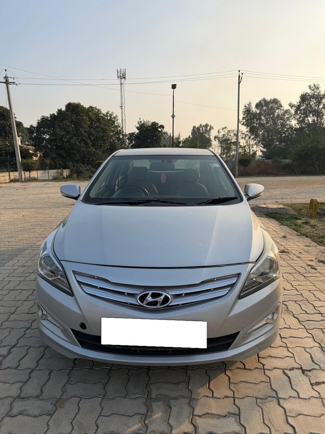 Hyundai Verna 1.6 SX Second-hand 2015 Hyundai Verna 1.6 SX for sale in Zirakpur-3