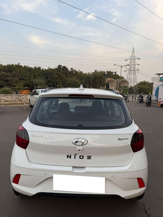 Second-hand 2021 Hyundai Grand i10 Nios AMT Sportz for sale in Zirakpur