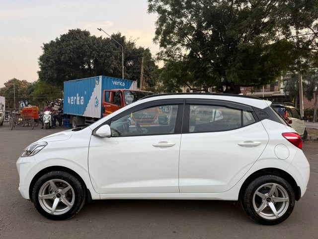 Second-hand 2021 Hyundai Grand i10 Nios AMT Sportz for sale in Zirakpur