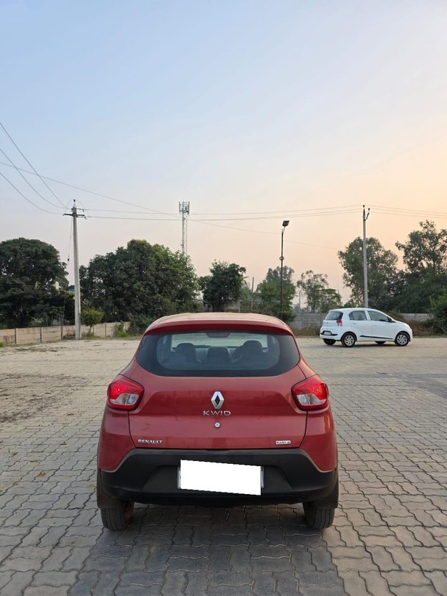 Second-hand 2018 Renault KWID 1.0 RXT Optional for sale in Zirakpur-2