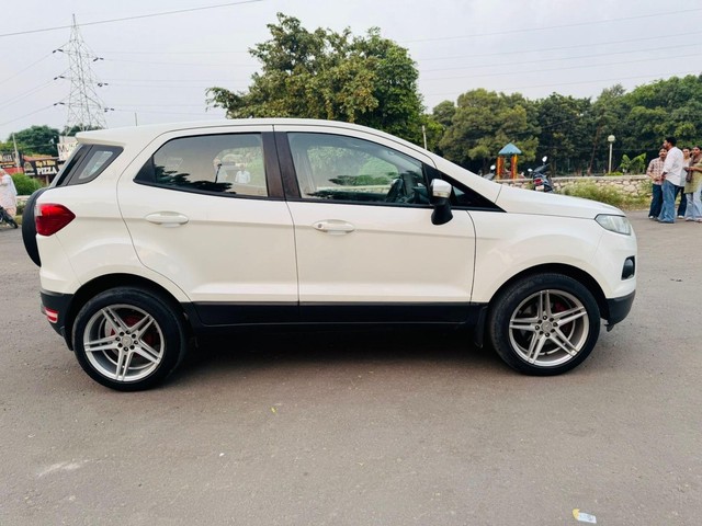 Second-hand 2013 Ford Ecosport 1.5 DV5 MT Ambiente for sale in Zirakpur-1