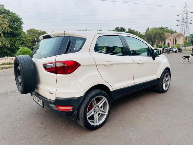 Second-hand 2013 Ford Ecosport 1.5 DV5 MT Ambiente for sale in Zirakpur-2