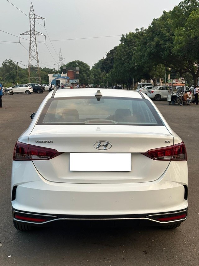 Hyundai Verna SX Diesel Second-hand 2022 Hyundai Verna SX Diesel for sale in Zirakpur-1