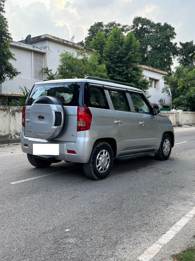 Second-hand 2018 Mahindra TUV 300 T6 Plus for sale in Agra-7