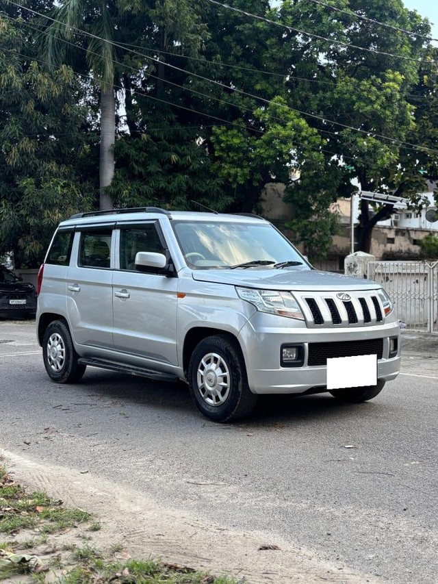 Second-hand 2018 Mahindra TUV 300 T6 Plus for sale in Agra-6