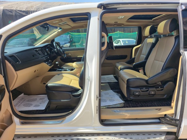 Second-hand 2020 Kia Carnival Limousine for sale in Mumbai-20