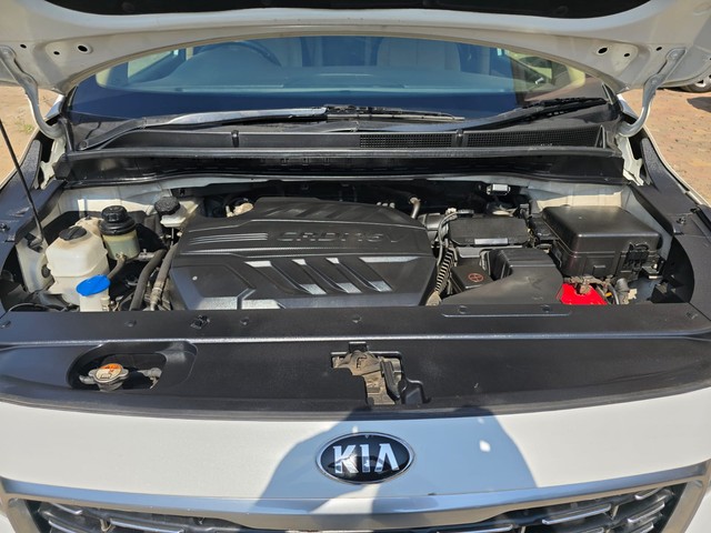 Second-hand 2020 Kia Carnival Limousine for sale in Mumbai-4