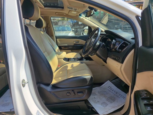 Second-hand 2020 Kia Carnival Limousine for sale in Mumbai-10