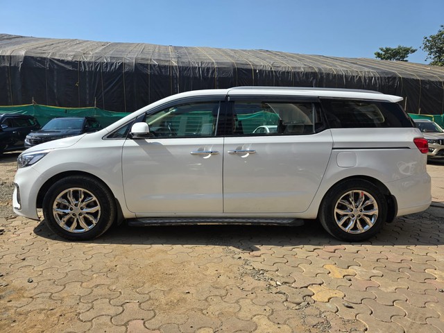 Second-hand 2020 Kia Carnival Limousine for sale in Mumbai-2