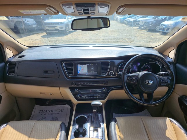 Second-hand 2020 Kia Carnival Limousine for sale in Mumbai-5