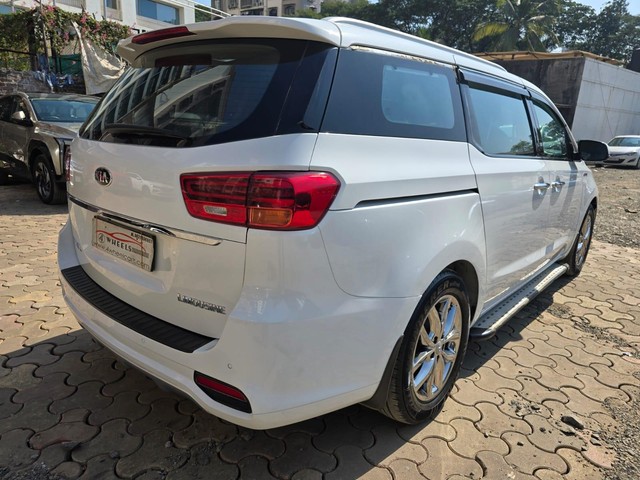 Second-hand 2020 Kia Carnival Limousine for sale in Mumbai-19