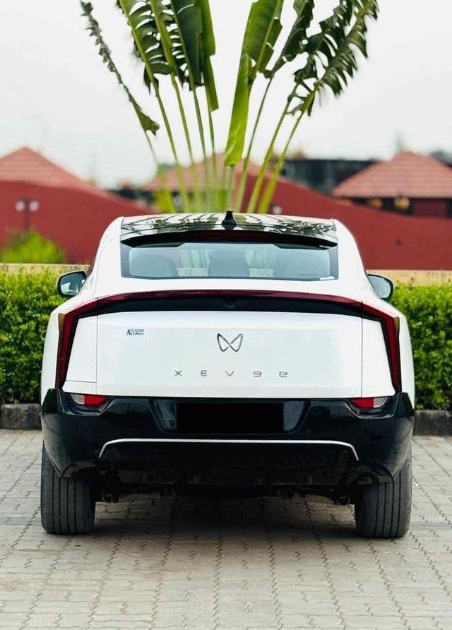 Second-hand 2025 Mahindra XEV 9e Pack Three for sale in Surat-1