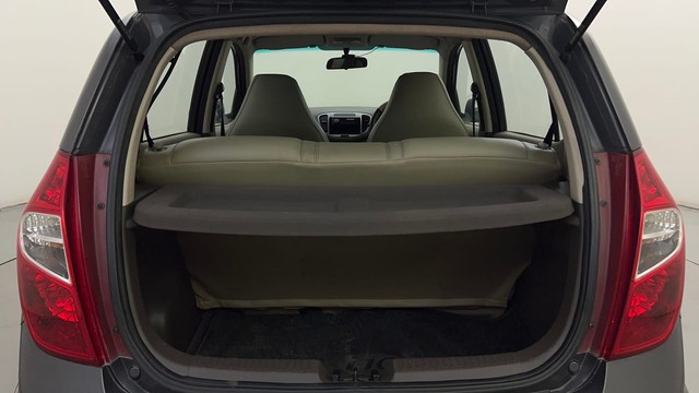 Second-hand 2010 Hyundai i10 Magna 1.2 for sale in Bangalore-9