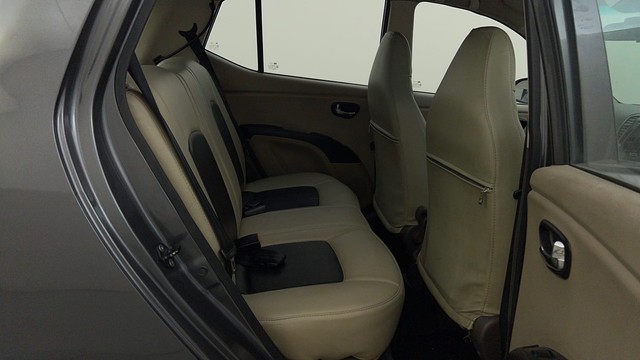 Second-hand 2010 Hyundai i10 Magna 1.2 for sale in Bangalore-37