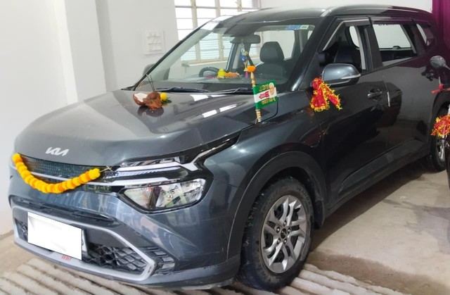 Second-hand 2024 Kia Carens Premium Diesel for sale in Patna-1