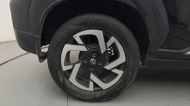 Second-hand 2022 Nissan Magnite Turbo CVT XV Premium for sale in Mumbai-18