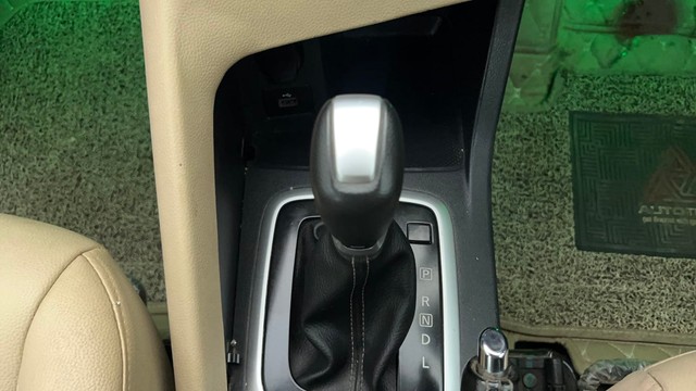 Second-hand 2022 Nissan Magnite Turbo CVT XV Premium for sale in Mumbai-12