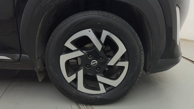 Second-hand 2022 Nissan Magnite Turbo CVT XV Premium for sale in Mumbai-17