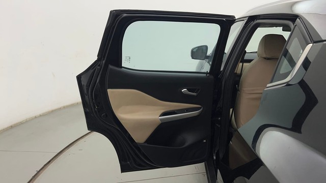 Second-hand 2022 Nissan Magnite Turbo CVT XV Premium for sale in Mumbai-37