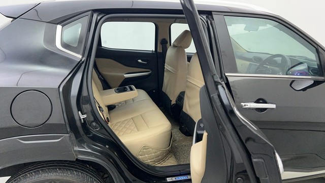 Second-hand 2022 Nissan Magnite Turbo CVT XV Premium for sale in Mumbai-28