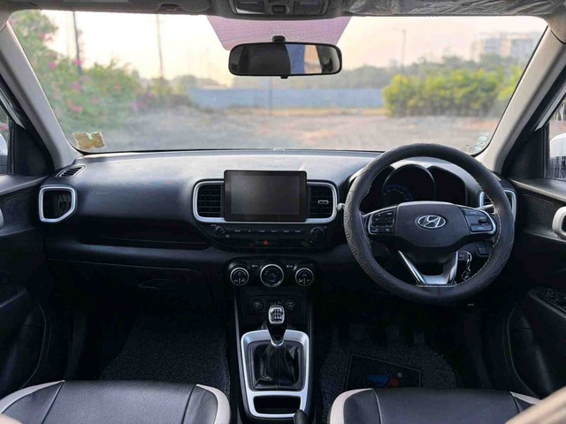 Hyundai Venue SX Diesel BSIV Second-hand 2019 Hyundai Venue SX Diesel BSIV for sale in Surat-4