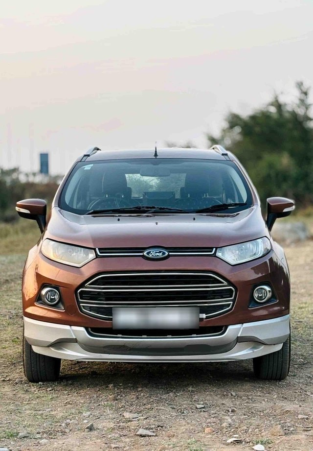 Second-hand 2016 Ford Ecosport 1.5 Diesel Titanium for sale in Surat-2