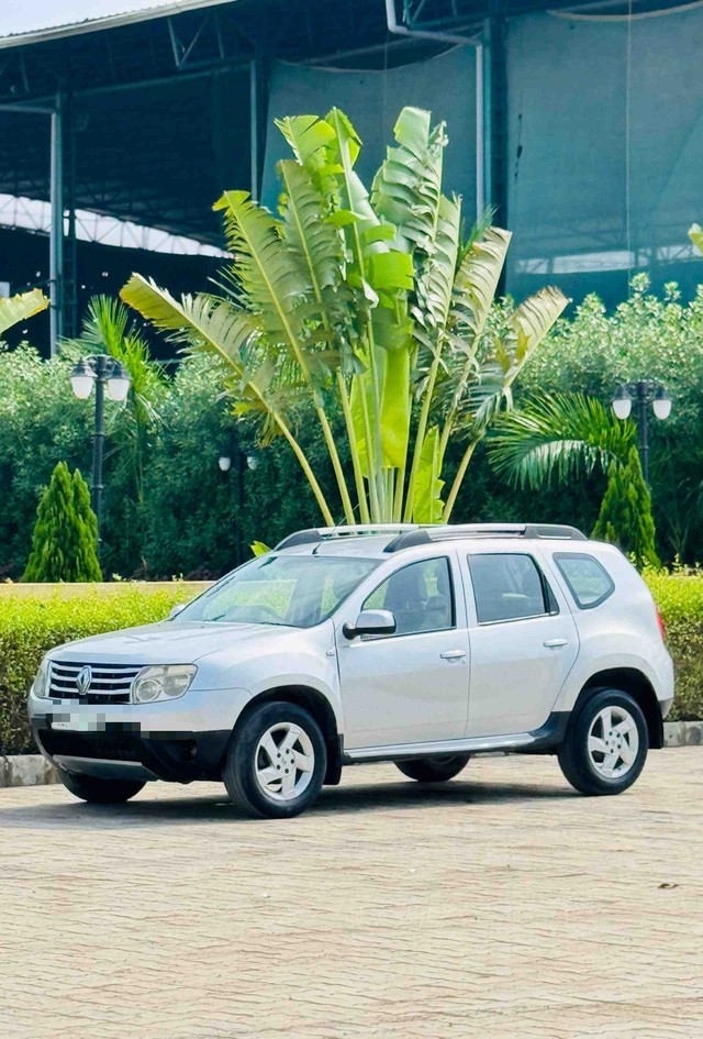 Renault Duster 110PS Diesel RxZ Second-hand 2013 Renault Duster 110PS Diesel RxZ for sale in Surat-0