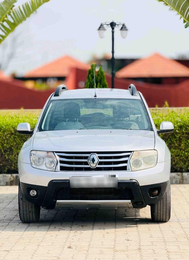 Renault Duster 110PS Diesel RxZ Second-hand 2013 Renault Duster 110PS Diesel RxZ for sale in Surat-3