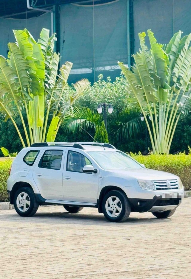 Renault Duster 110PS Diesel RxZ Second-hand 2013 Renault Duster 110PS Diesel RxZ for sale in Surat-2