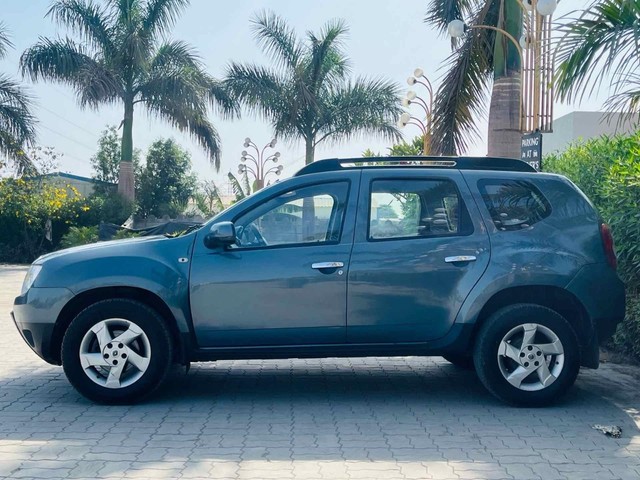 Renault Duster RXL AWD Second-hand 2015 Renault Duster RXL AWD for sale in Surat-3