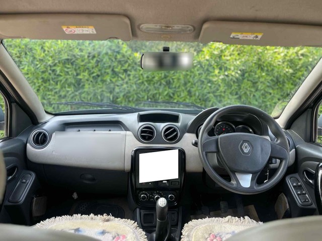 Renault Duster RXL AWD Second-hand 2015 Renault Duster RXL AWD for sale in Surat-4