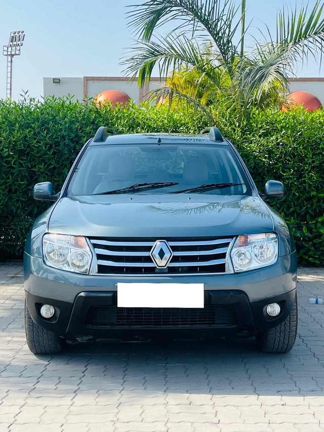 Renault Duster RXL AWD Second-hand 2015 Renault Duster RXL AWD for sale in Surat-0