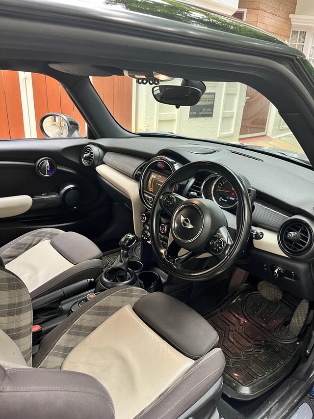 Second-hand 2016 Mini 3 DOOR Cooper D for sale in Bangalore-7