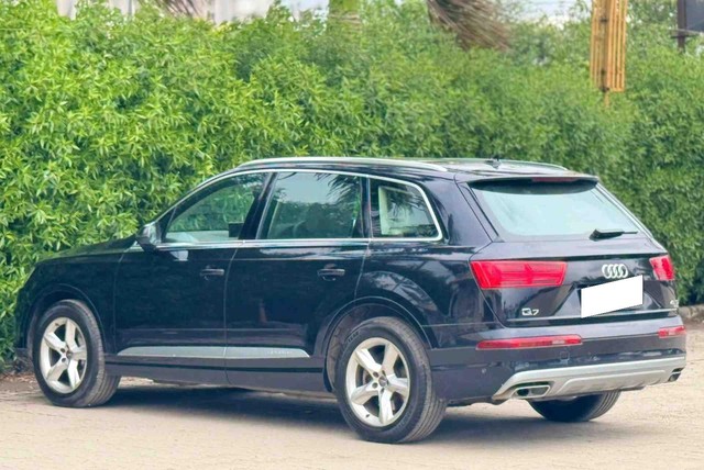 Second-hand 2018 Audi Q7 45 TDI Quattro Technology for sale in Surat-1