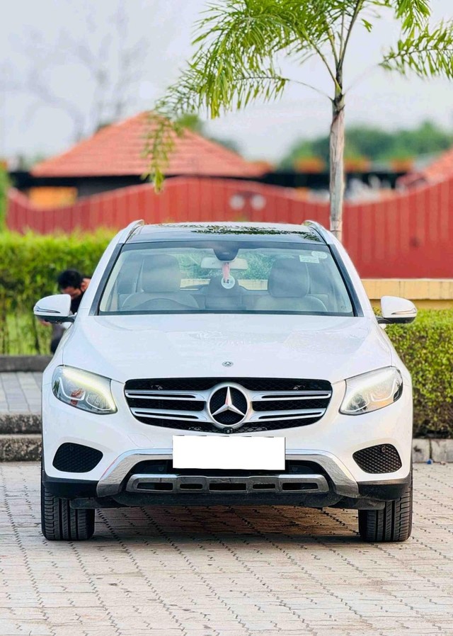 Mercedes-Benz GLC 220d 4MATIC Sport Second-hand 2018 Mercedes-Benz GLC 220d 4MATIC Sport for sale in Surat-0
