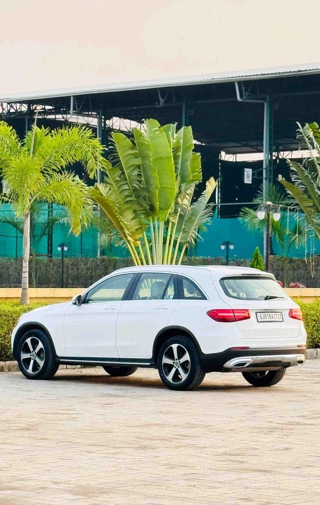 Mercedes-Benz GLC 220d 4MATIC Sport Second-hand 2018 Mercedes-Benz GLC 220d 4MATIC Sport for sale in Surat-2