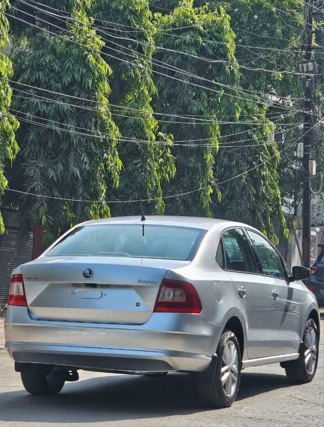 Second-hand 2018 Skoda Rapid 1.5 TDI Style BSIV for sale in Indore-9