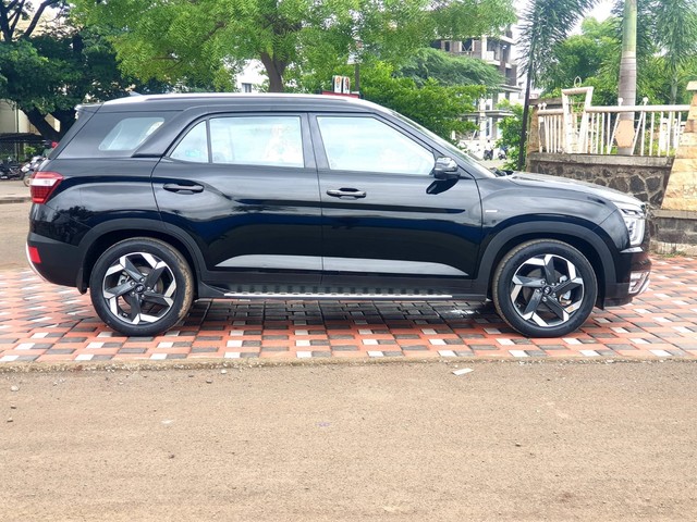 Second-hand 2022 Hyundai Alcazar Platinum (O) 7-Seater Diesel AT for sale in Sangli