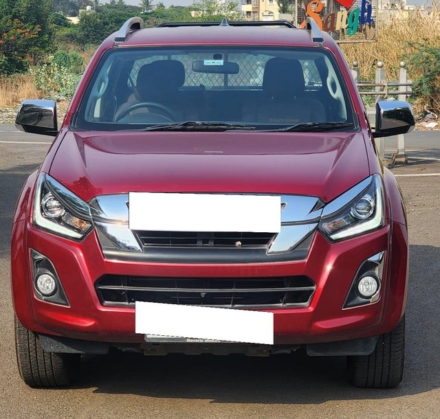 Second-hand 2023 Isuzu D-Max V-Cross 4x4 Z Prestige for sale in Sangli