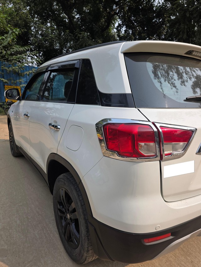 Second-hand 2017 Maruti Vitara Brezza ZDi for sale in Allahabad-3