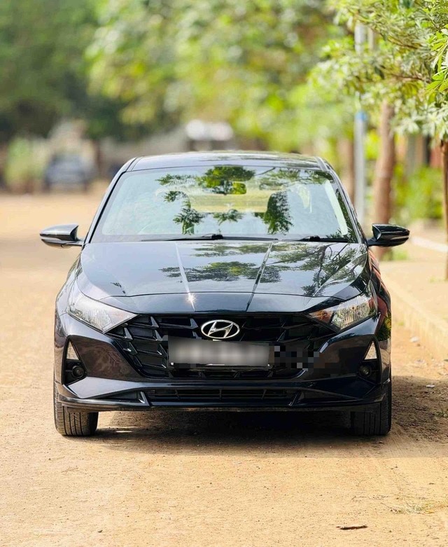 Second-hand 2021 Hyundai i20 Sportz for sale in Surat-2