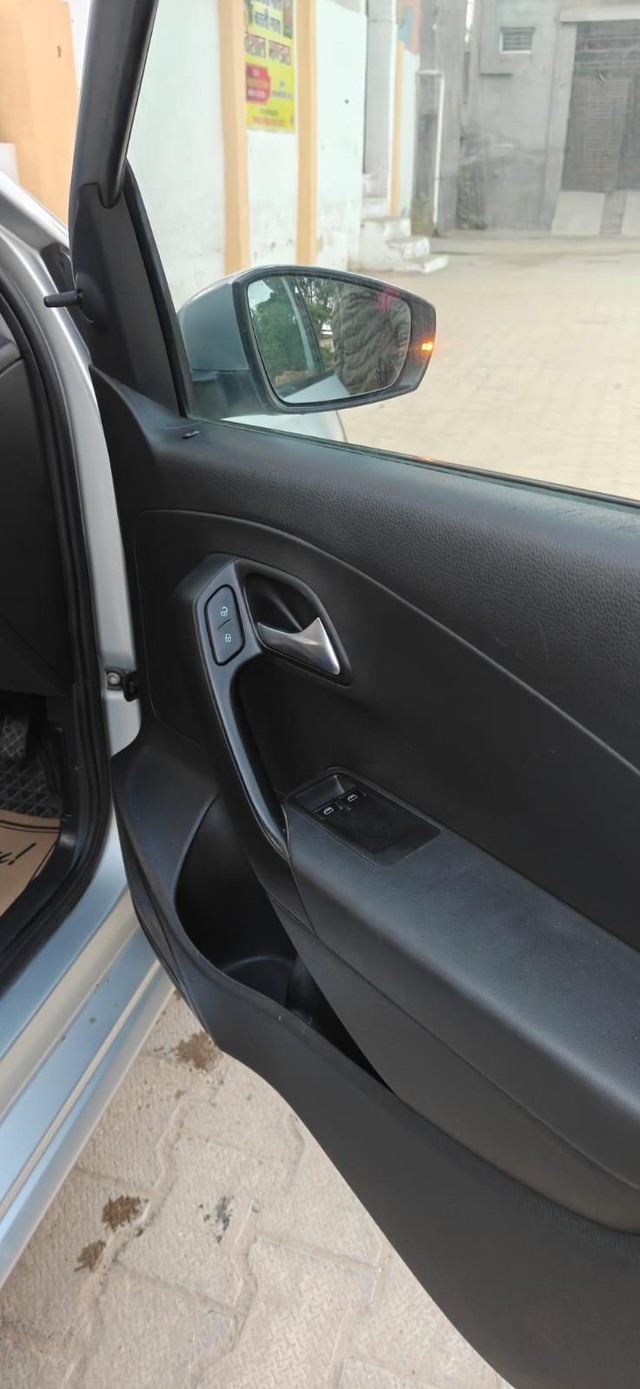 Volkswagen Polo 1.5 TDI Comfortline Second-hand 2016 Volkswagen Polo 1.5 TDI Comfortline for sale in Fatehabad-7